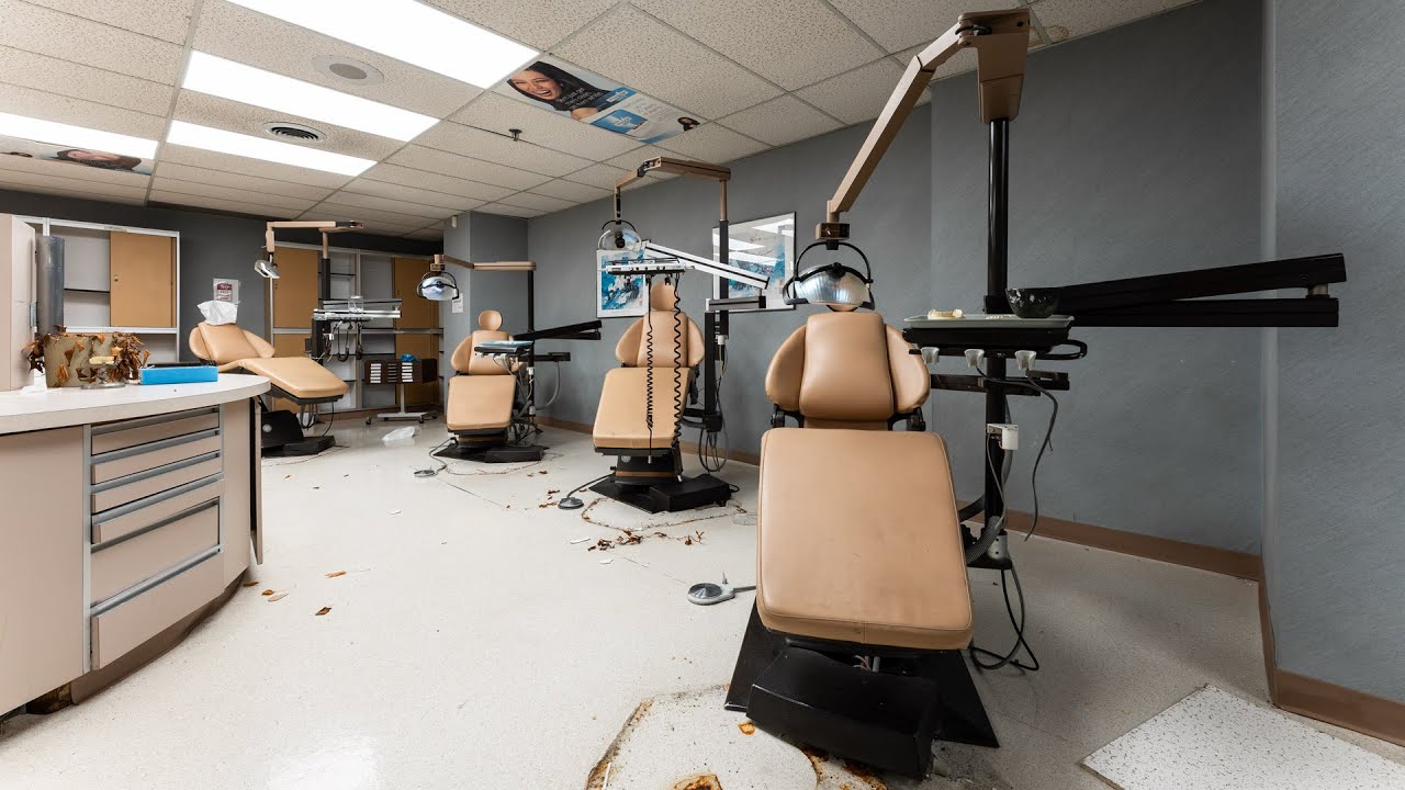 ABANDONED Detroit Medical Clinic With Drugs Left Inside