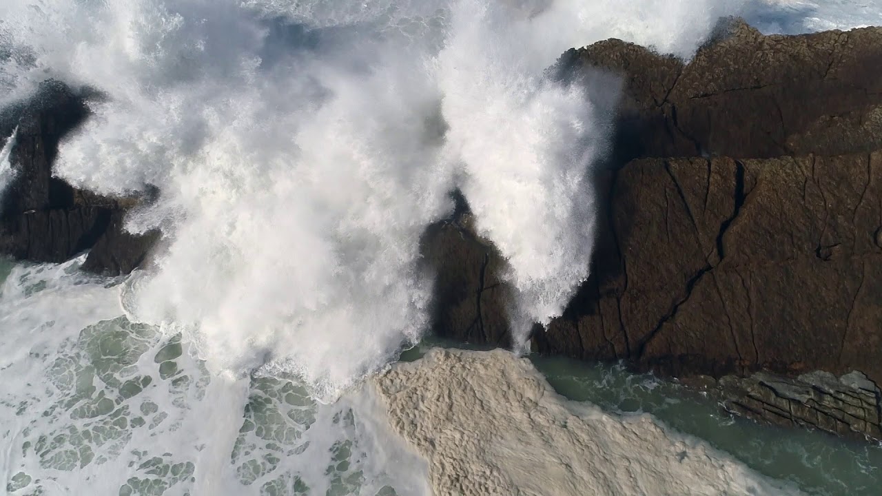 El Temporal Epsilon a su paso por la costa de Cantabria. Playa de El Madero