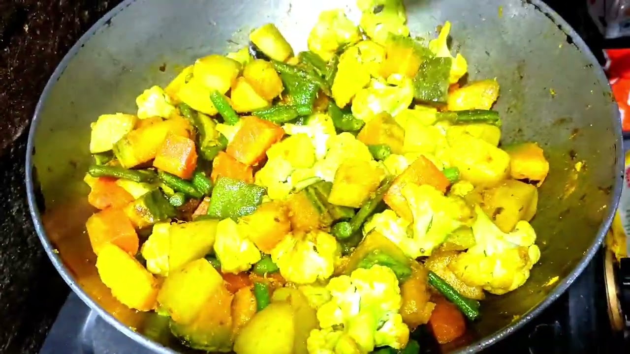 এই পাঁচমিশালি সবজিটা একবার বানিয়ে দেখুন ভাত কিংবা রুটির সঙ্গে পরিবেশন করুন মজাদার রেসিপি।#recipe #.