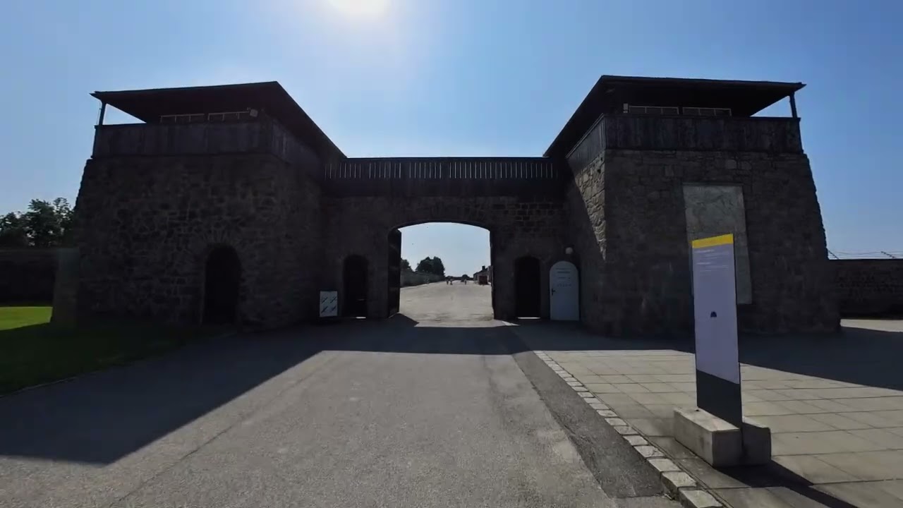 Visito il campo di concentramento di Mauthausen.