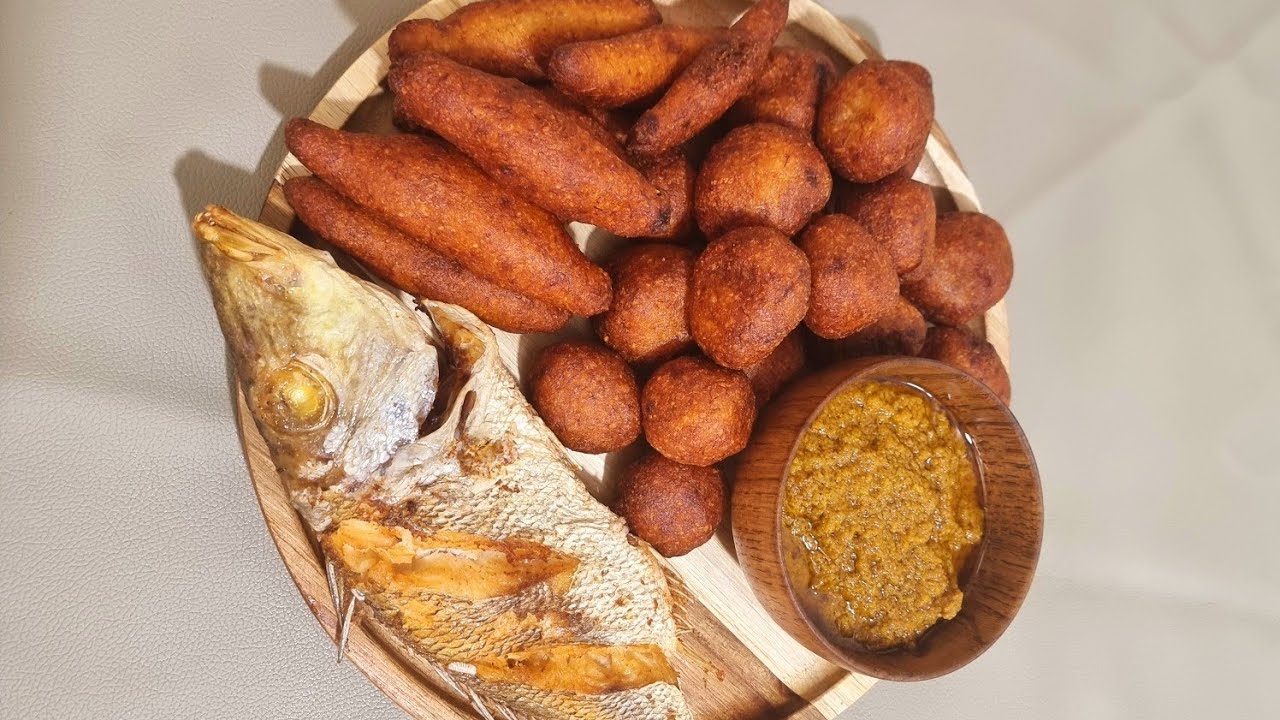 How to make authentic Accra cassava Cameroonian style/ Beignets manioc/ cassava fritters/banana