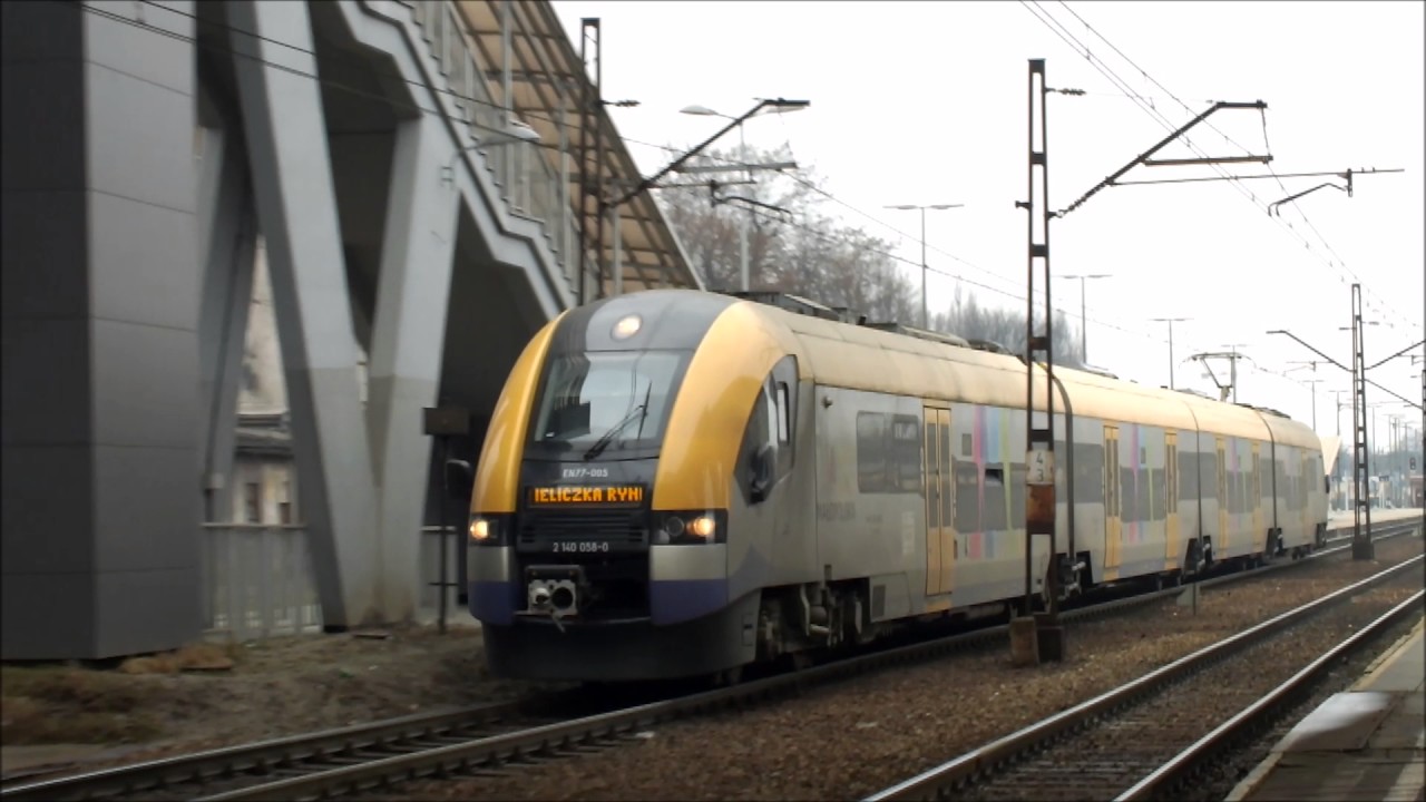 Acatus II EN77-005 jako pociąg Kolei Małopolskich relacji Kraków Lotnisko - Wieliczka Rynek-Kopalnia