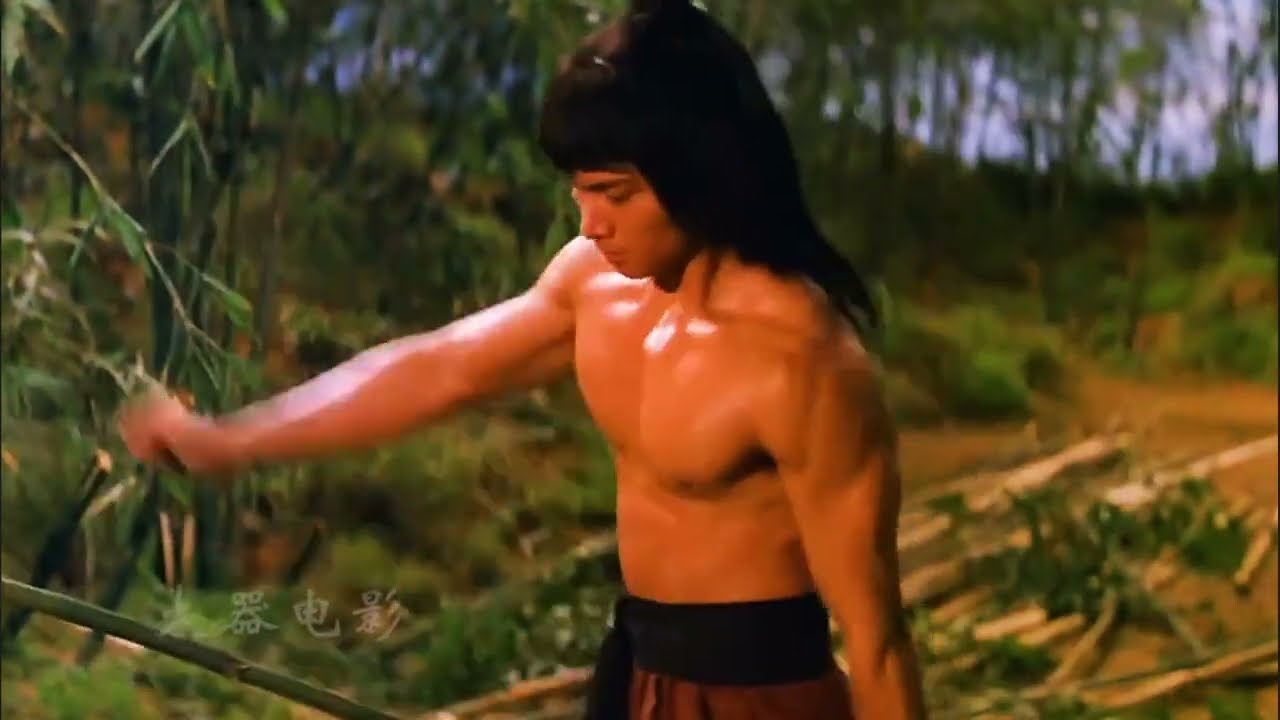 🔥Kung Fu Ka Asli Masterplan! 🥋 Ladke Ne Bans Kaatna Sikh Liya Master Se!🎋@ishtiaqalia786 #shorts 