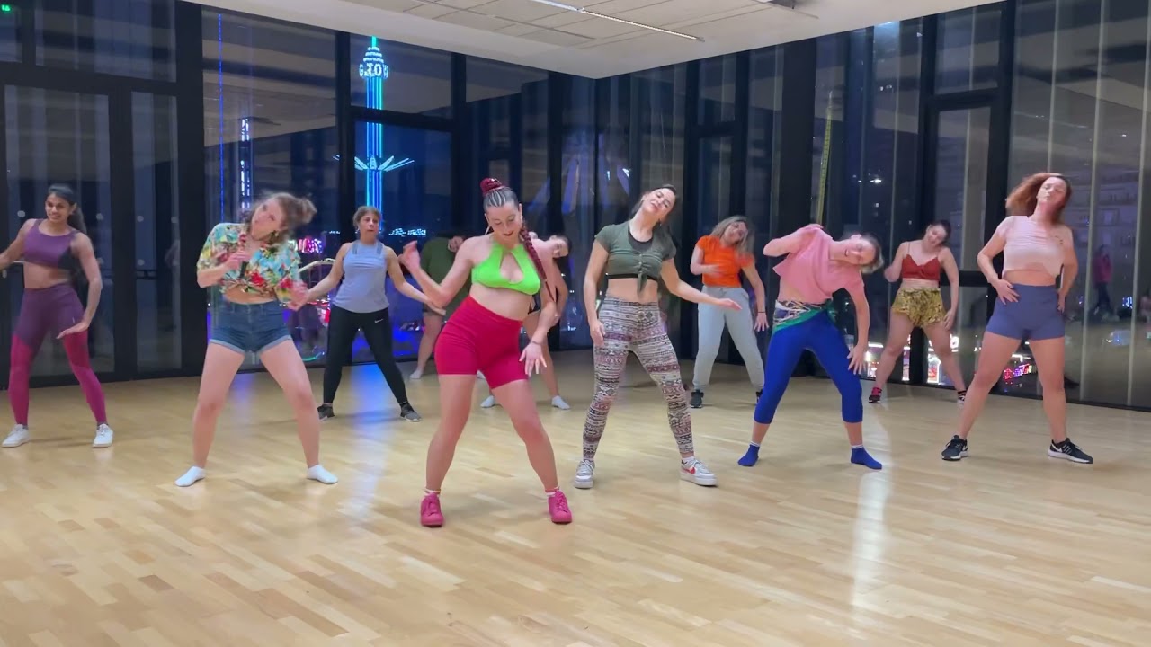 Fievra : Cours de Dancehall Gyal - Victoire