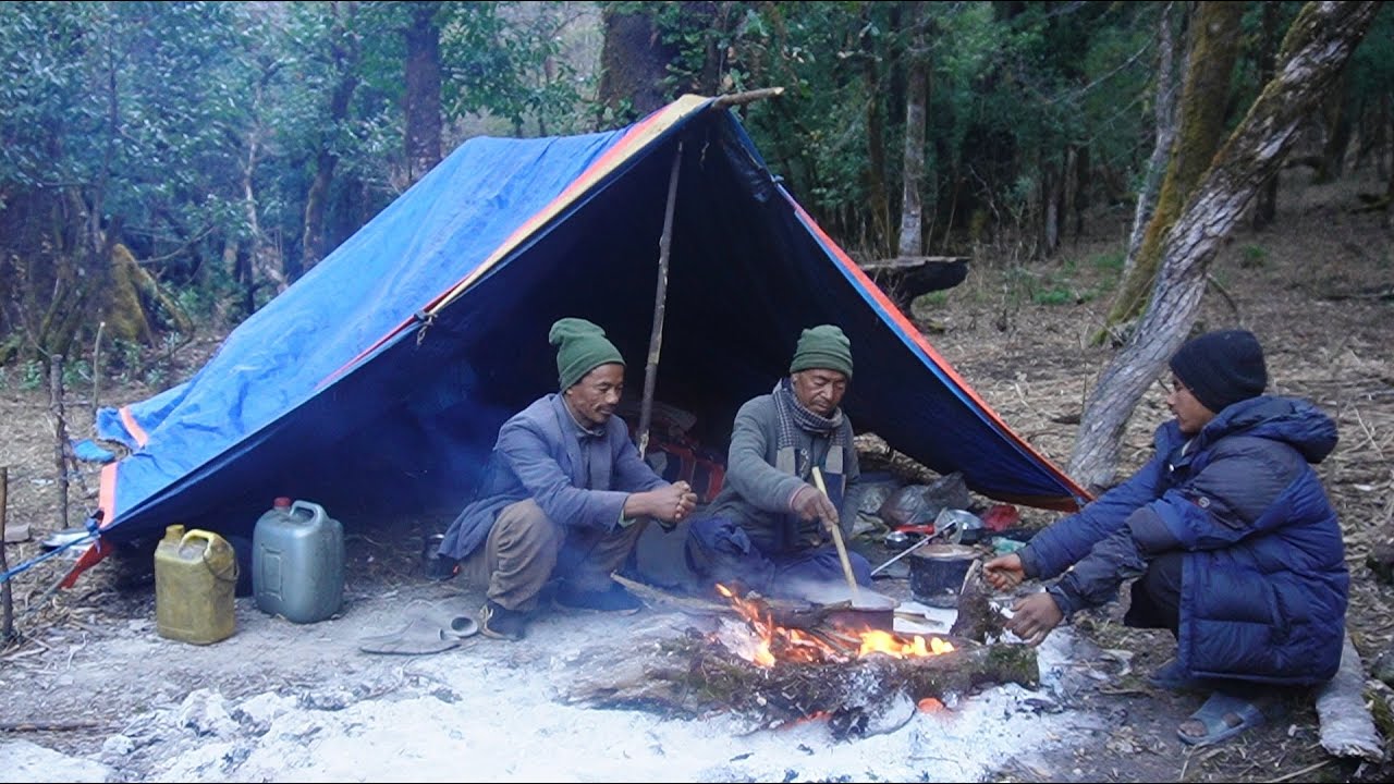 Best life in a himalayan shepherds | during the heavy rainy day | mos relaxing village documentary🙏🙏