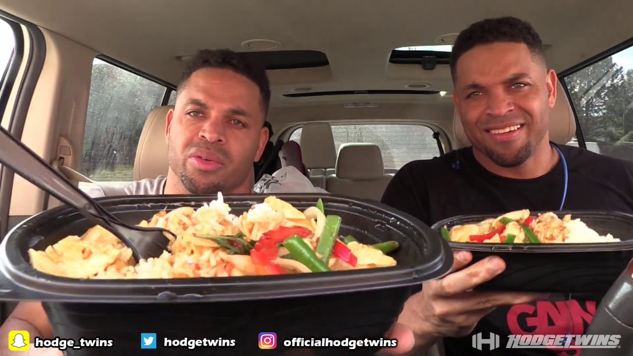 Eating PEI WEI Thai Basil Rice Bowl @hodgetwins