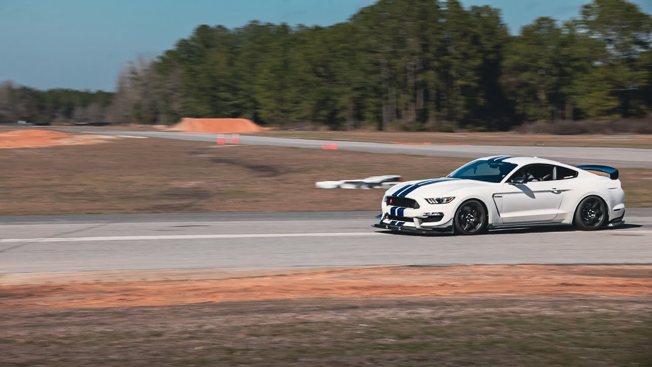GT350R sets lap record at the FIRM