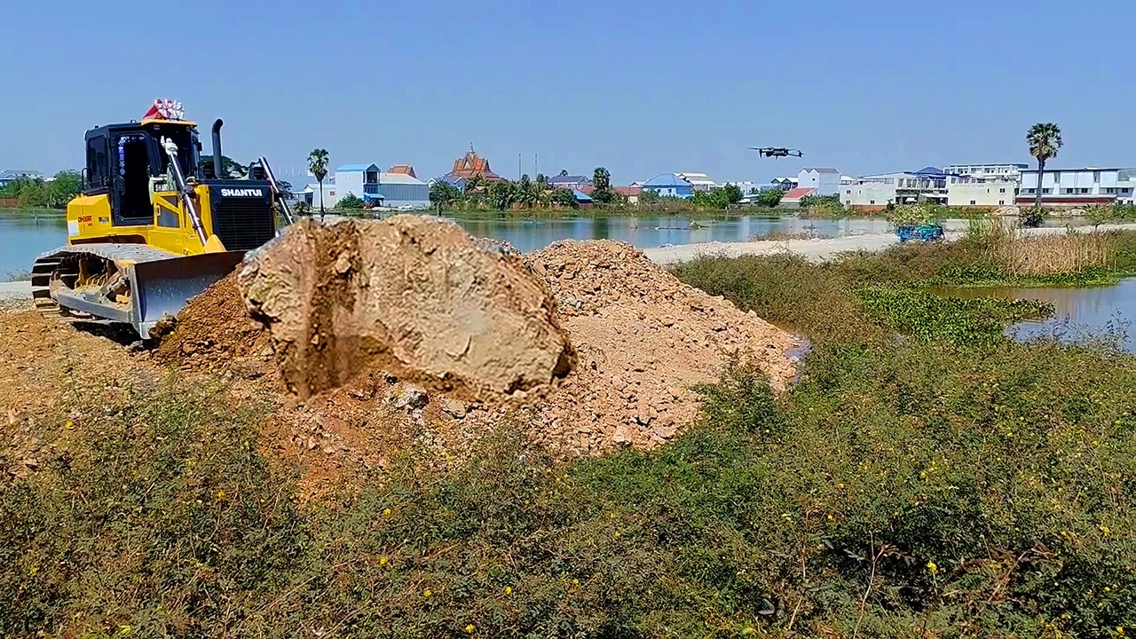 4Day landfill delete pit flood start to complete 100% by SHANTUI DH17 C3 pour stone with dump truck