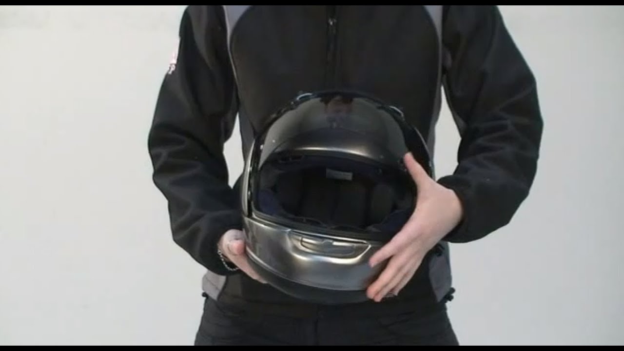 Le Casque Arai Quantum : int&eacute;gral moto en d&eacute;tail !