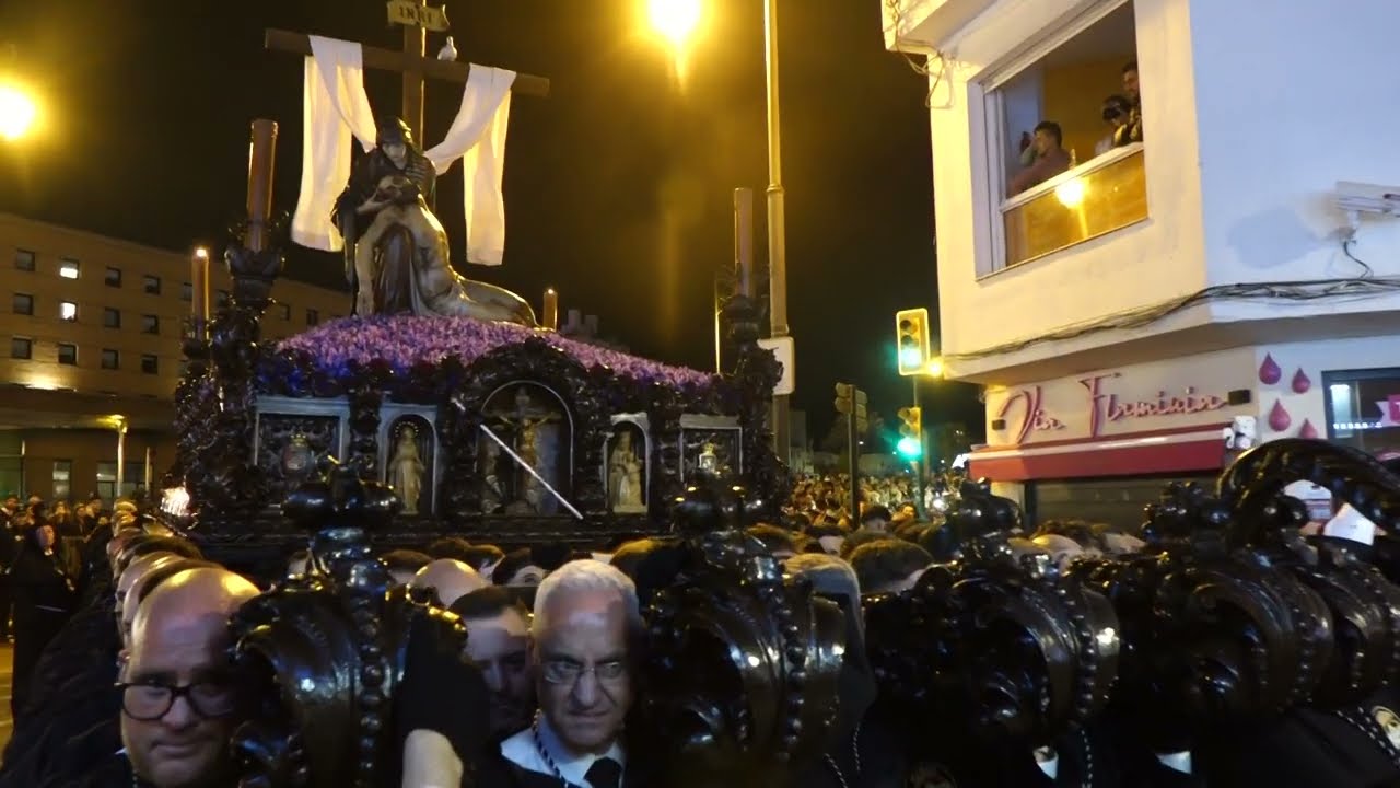 PIEDAD. CURVA PASILLO STA ISABEL-CISNEROS. SEMANA SANTA MALAGA 2025
