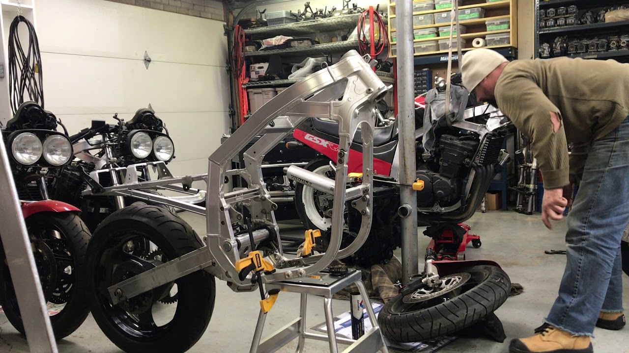 1988 GSXR1100 Re&Re part 3 (front end swap)