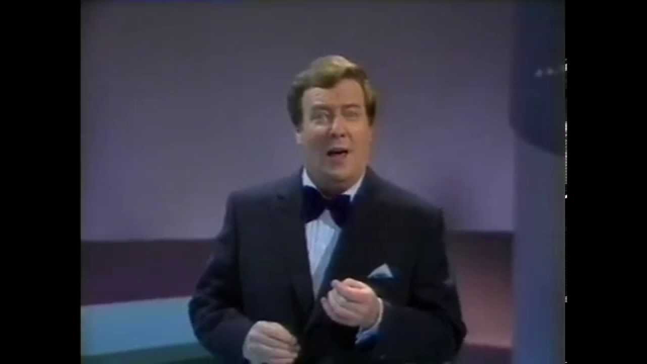 Stuart Burrows Sings -  Intro 'You are my Hearts Delight', followed by 'Begin the Beguine'