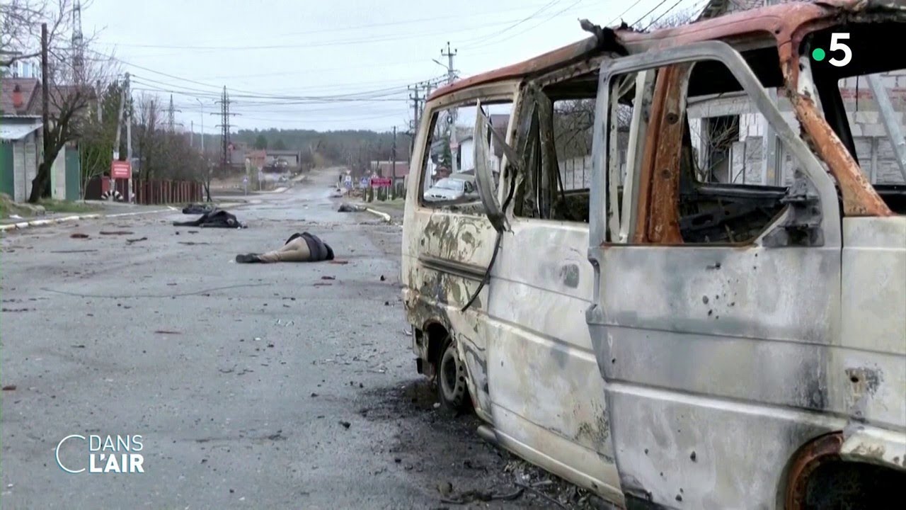 Massacre de Boutcha : Poutine va-t-il payer ? - Reportage #cdanslair 04.04.2022