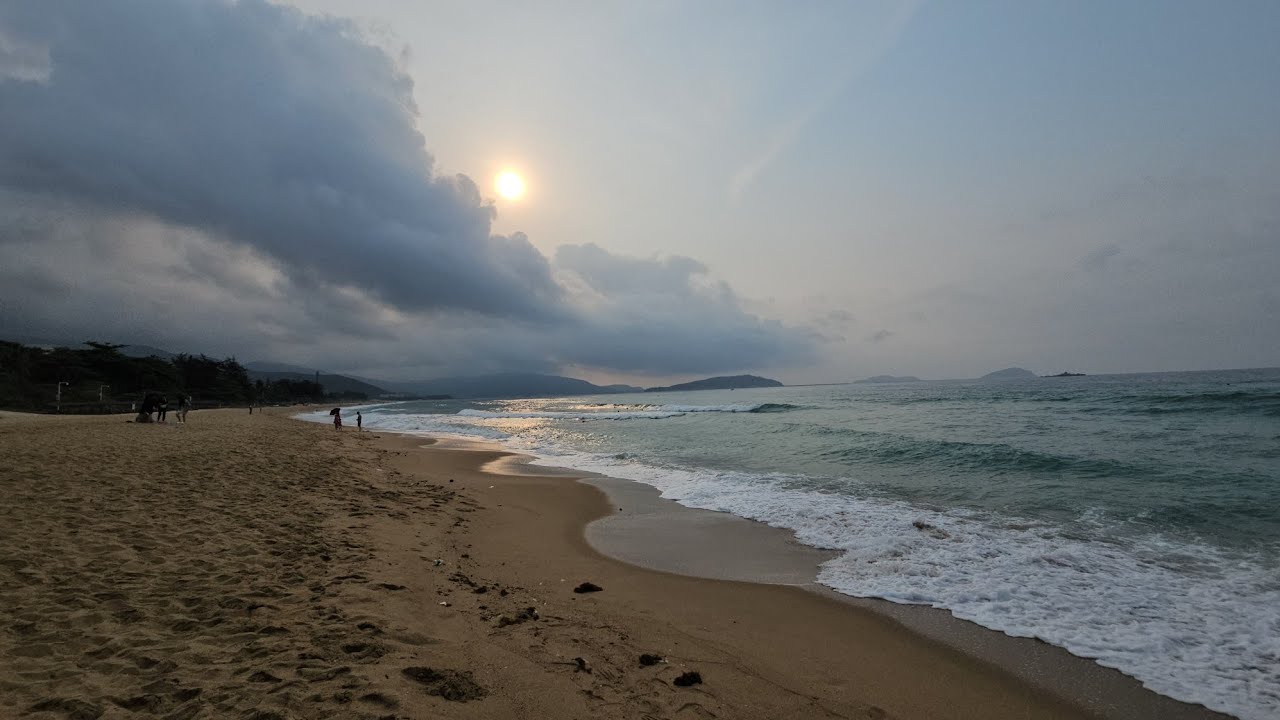 Hotel Hualux Sanya Yalong Bay Resort *****. Hotel Palase Resort Yalong Bay Sanya*****. April 2024.