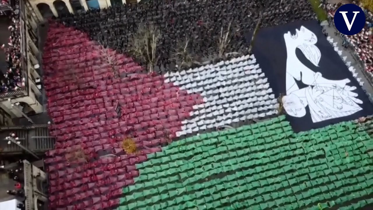 Gernika crea un mosaico humano gigante en apoyo a Palestina