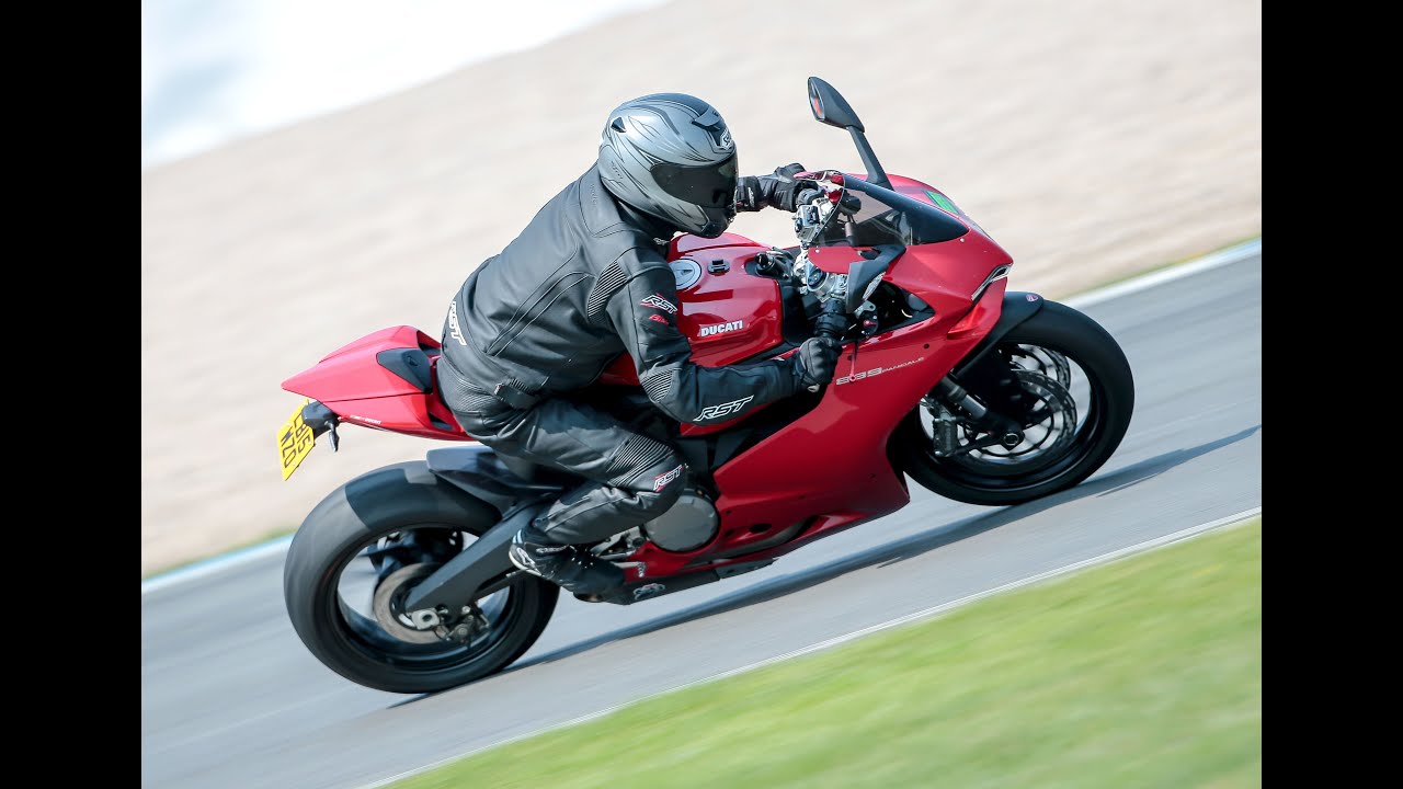 What goes on at a motorcycle track day? A Guide...