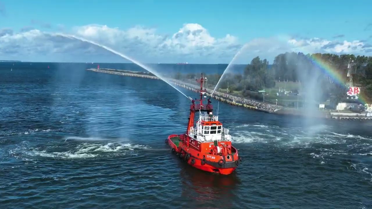 Do Portu Gdańsk dotarł holownik Pax