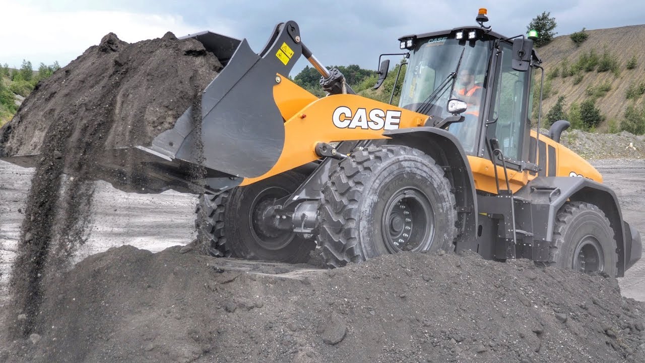 Case 821G Wheel Loader in Action