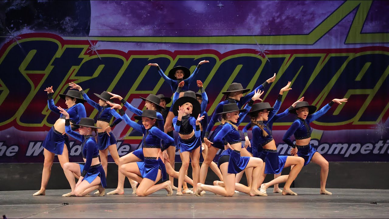 “Bring It to the Runway” I Choreography by Makinzie Marty & Summer Fruehe I Studio 3:23 Dance