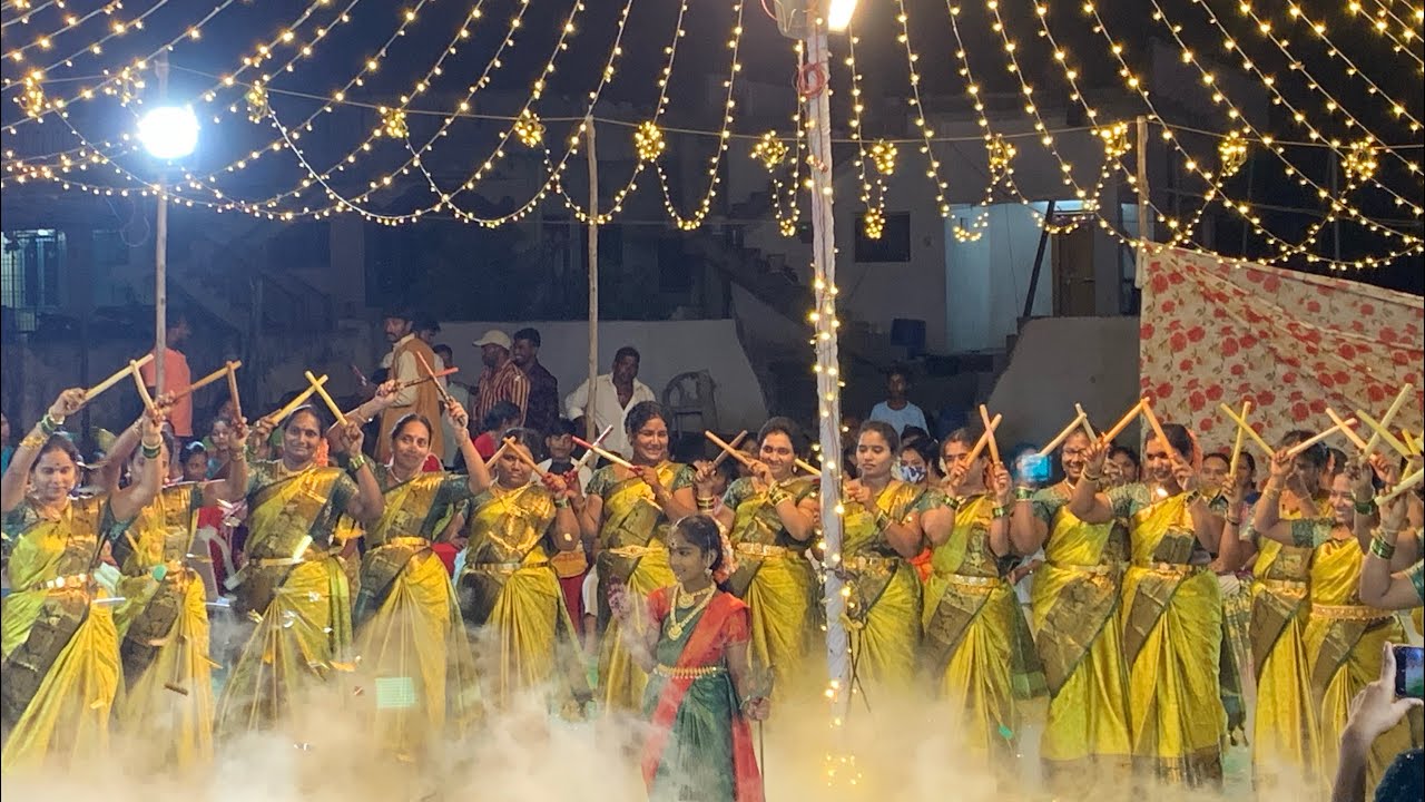 Papayapalem Kolatam|Kanaka Durgamma vari Bhajana brundam|Dussehra Navratri Utsavalu| Entho Ruchira