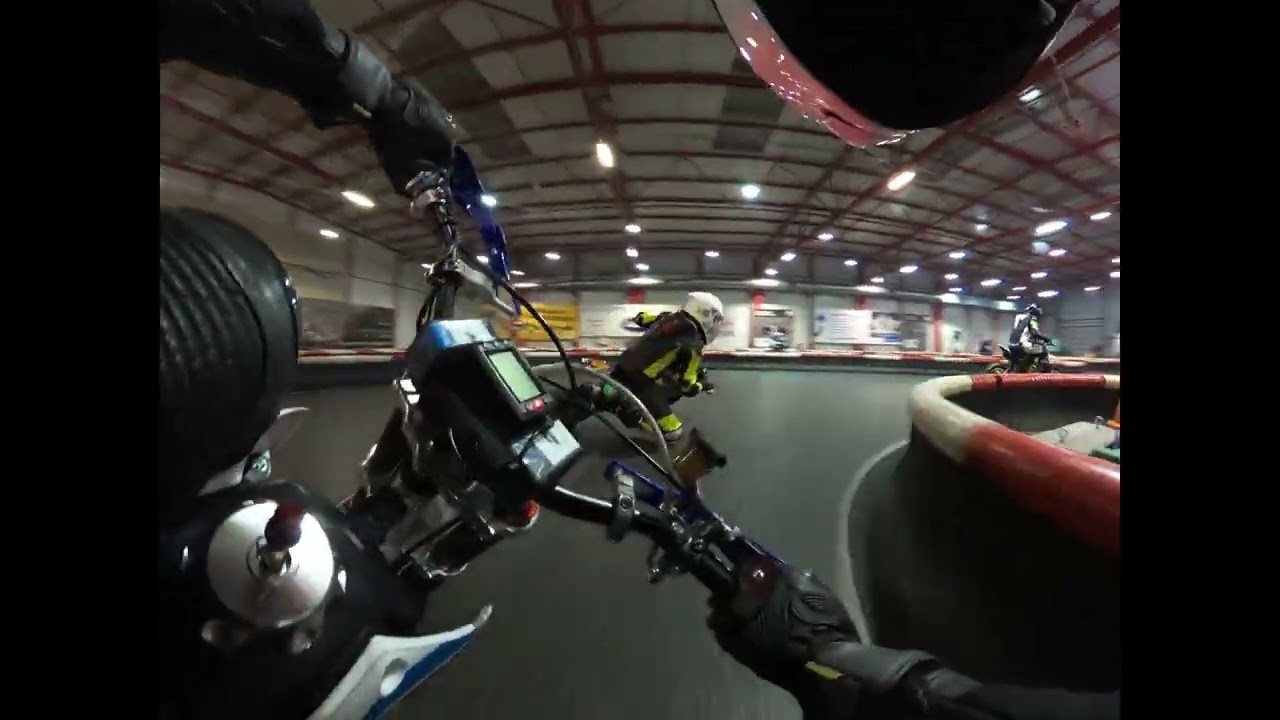 🔥 On-the-Limit Pitbike Racing — 🏁 Apex Scrapes, 🤜🤛 Close Battles, ⚡ Full Send 🔥