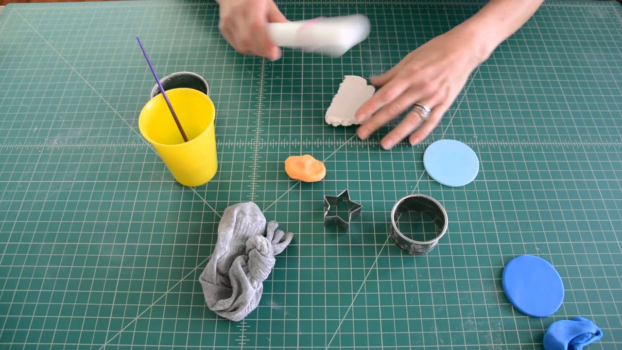 Easy Fondant Cupcake Toppers for Beginners