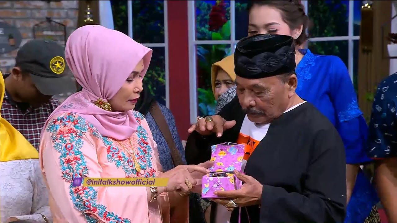 Cie Ulang Tahun, Haji Bolot Didatengin Bebeb,Ade,Anak,Cucu & Cicitnya