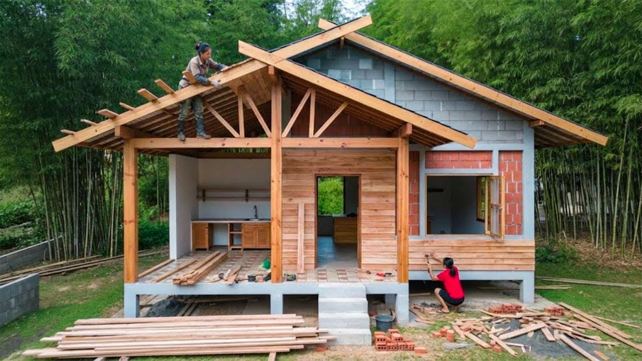 TIMELAPSE: A Talented Young Woman Single-Handedly Builds Wooden Walls for Her Dream House
