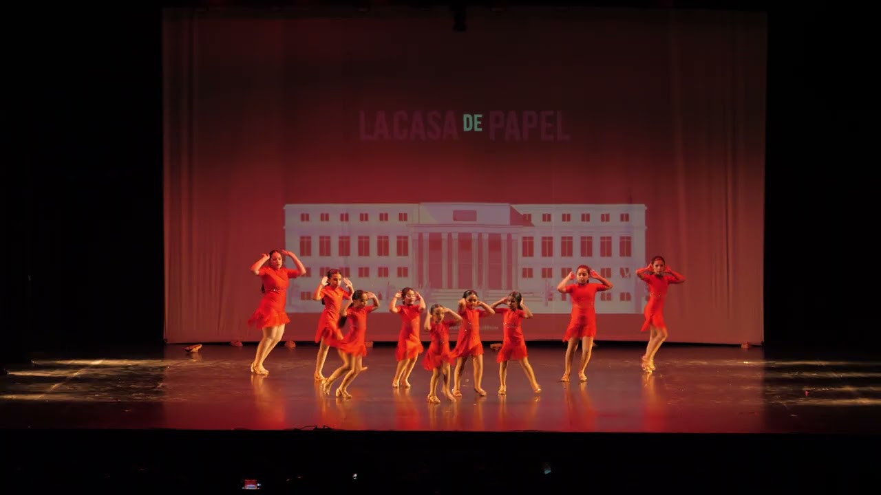 23 F2   La casa de papel