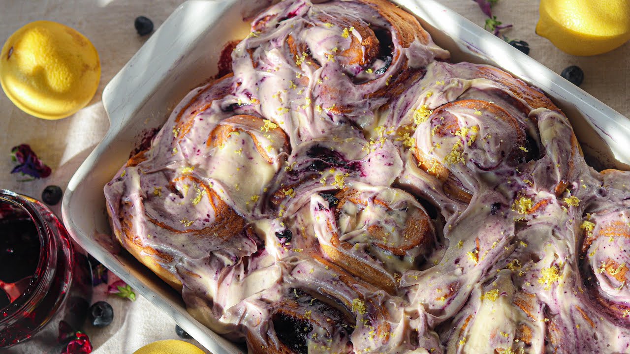 BLUEBERRY CINNAMON ROLLS RECIPE. 🫐