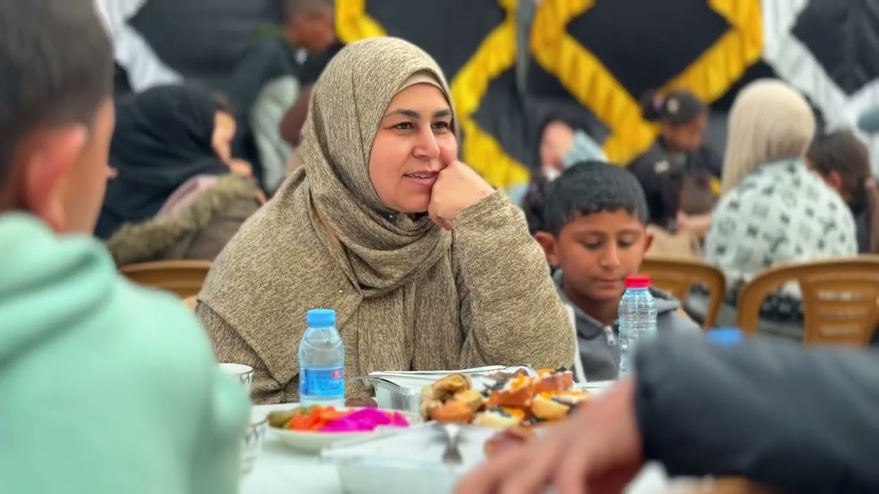 أضخم إفطار في غزة 🇵🇸 | مشهد أعاد نبض رمضان وأشعل الفرح