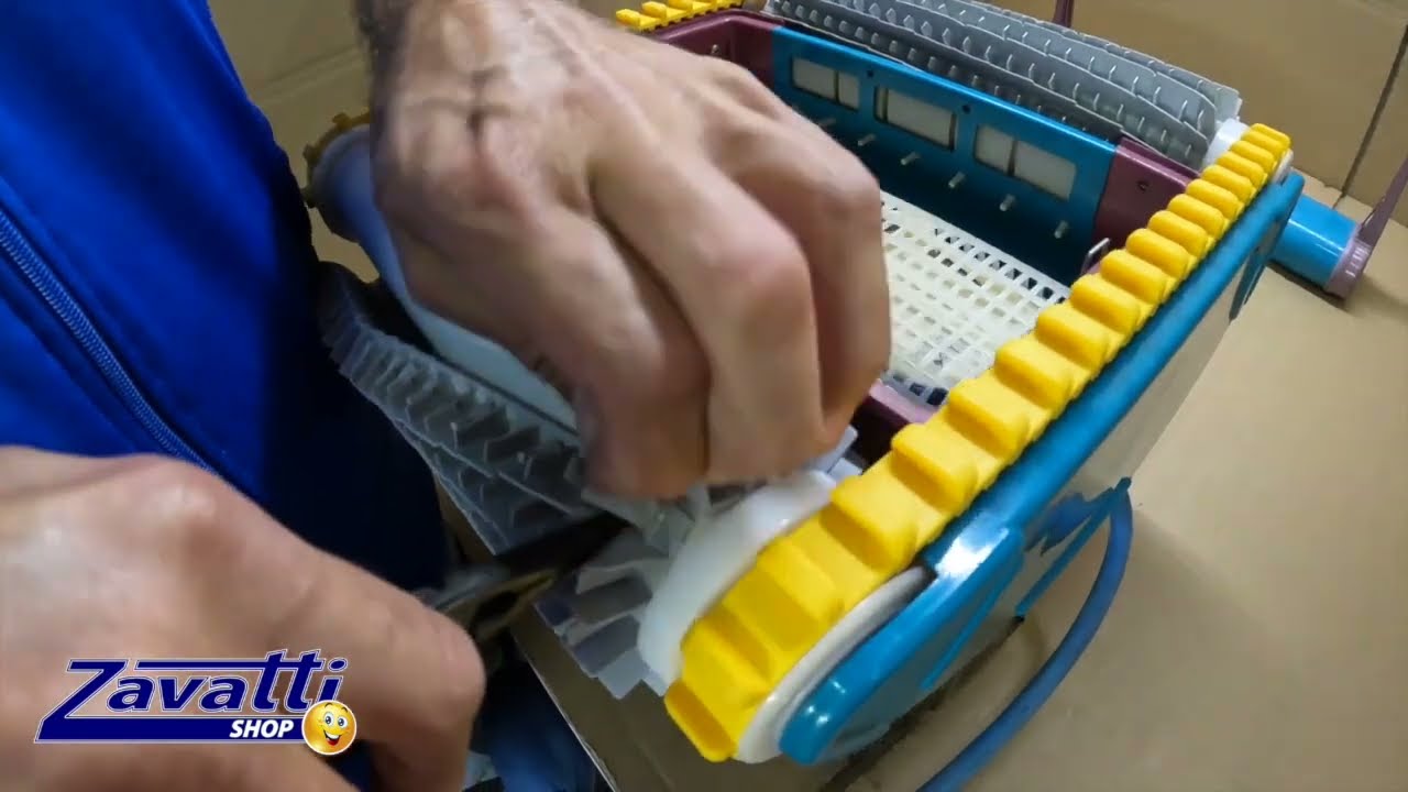 Comment assembler les Brosses Longues en PVC du robot Dolphin Diagnostic