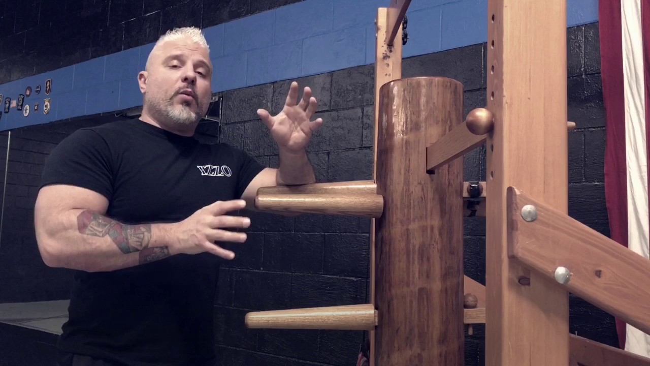 Izzo Wing Chun: Деревянный манекен для начинающих &mdash; установка и назначение