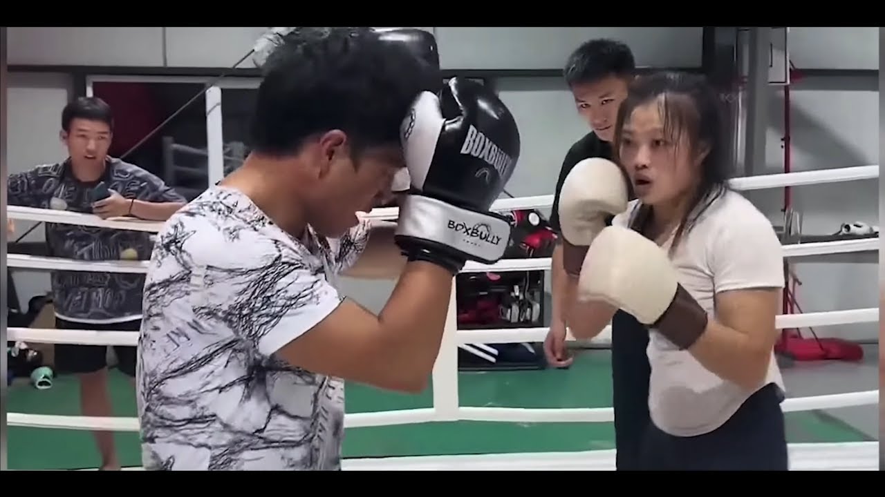 Bruce Lee Imitator Challenges Boxing Girl HILARITY ENSUES