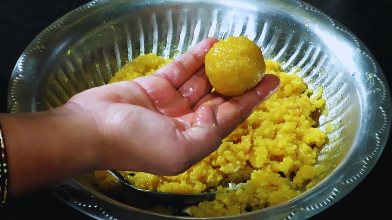 இனி கடைகளில் வாங்க வேண்டாம் சட்டுனு ஈசியா வீட்லயே செய்யலாம் கிலோ கணக்குல செஞ்சாலும் உடனே காலி ஆகிடும