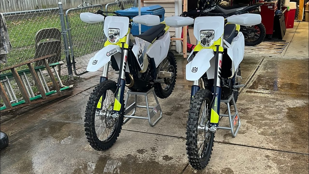Husqvarna FE-350w Raw Sound 4K (wheelies/roll racing/flybys) 