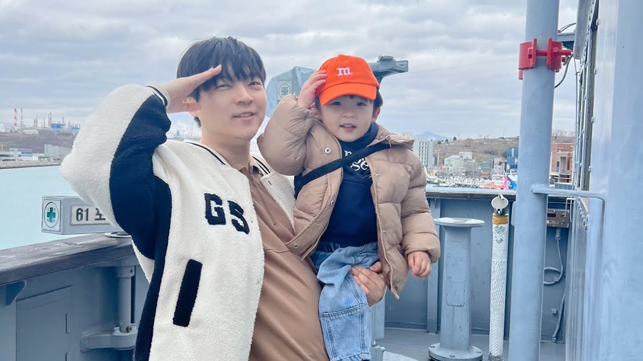Seojoon’s first time seeing dolphins 🐬 | Short Lazy VLOG😆