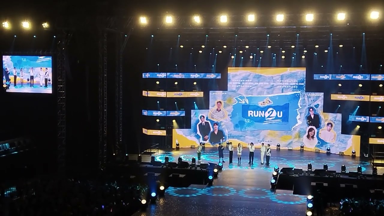 Rasanya haru banget waktu member Running Man muncul satu-satu ke atas panggung