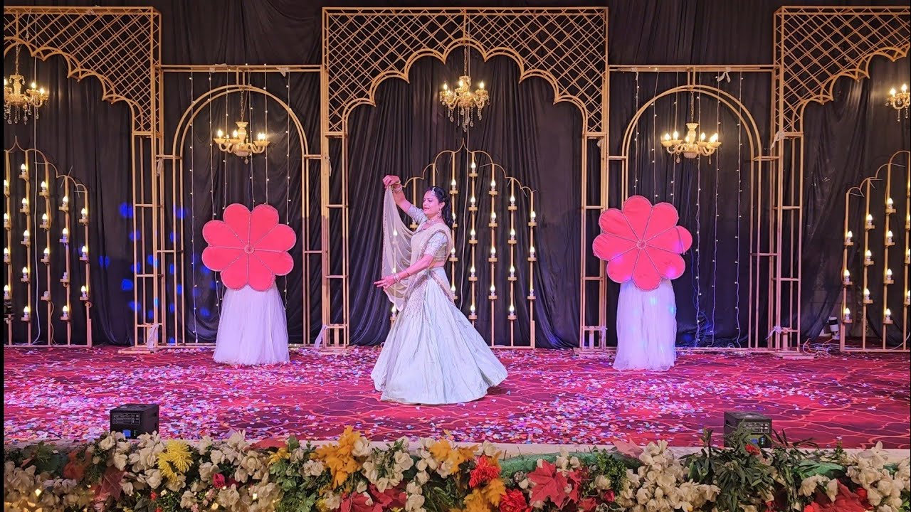 Priya Dance Mashup || Ghoonghat Ki Aad Se || Choodi Maja Na Degi || Palkhi Main  Hoke Swaar
