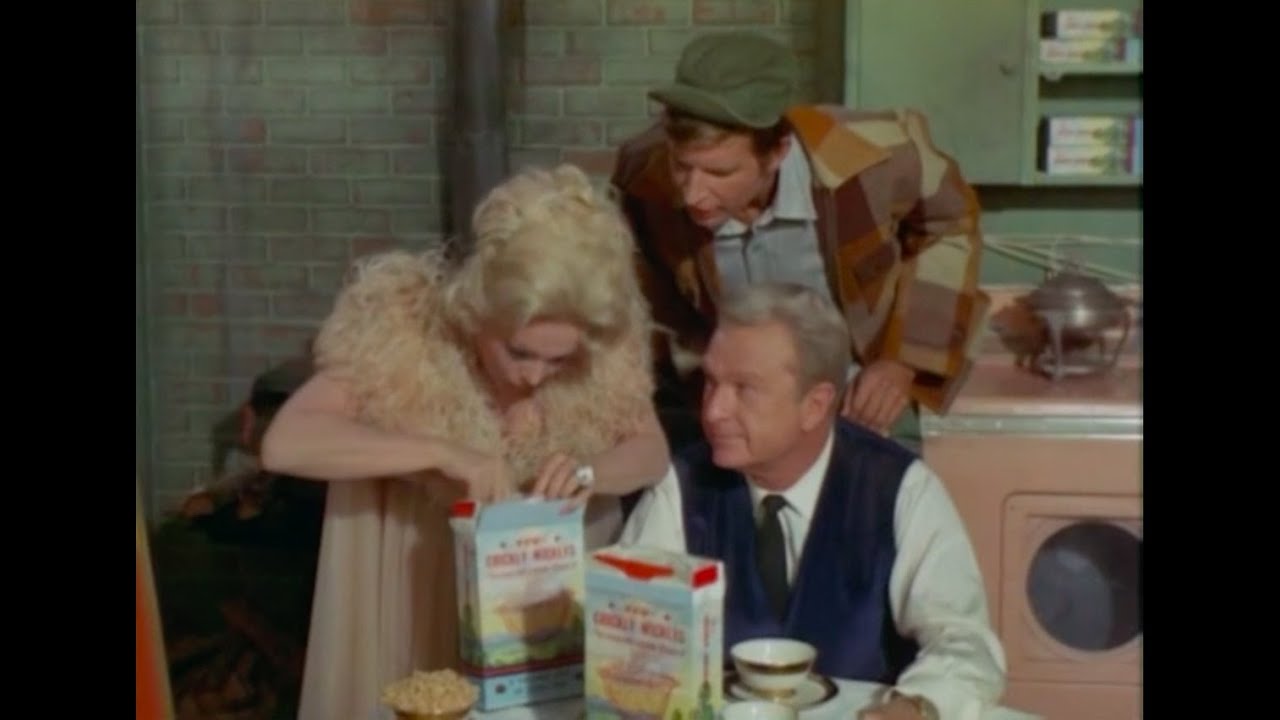 Hooterville Folks Find Pricey Jewellery in Cereal Boxes - Green Acres - 1969