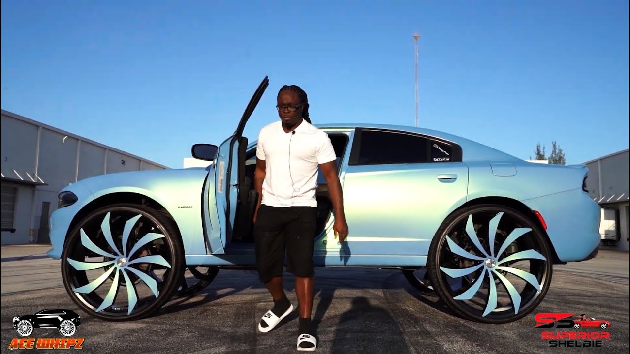 Outrageous Dodge Charger Hemi R/T on 32" Azara Wheels