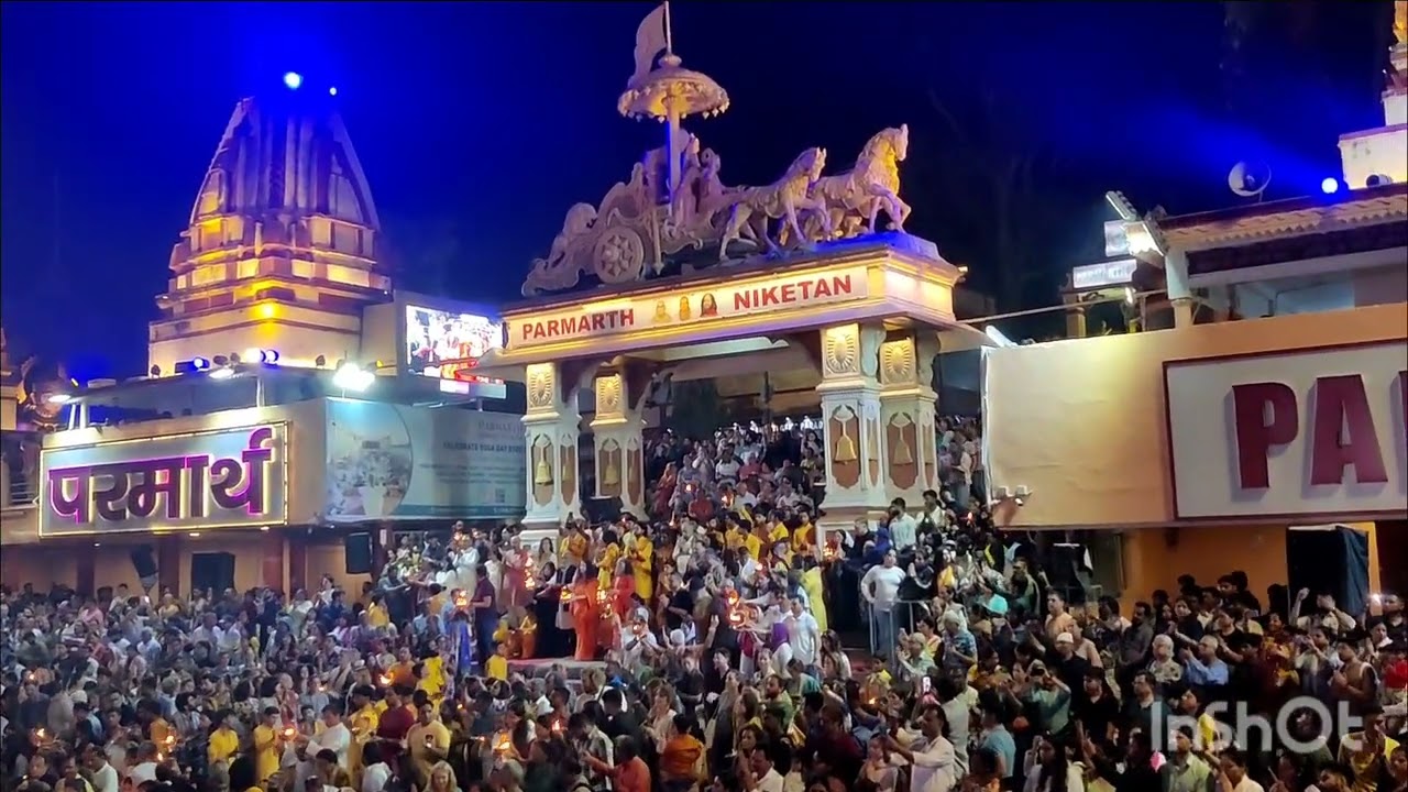 Ganga aarti Rishikesh/Parmarth Niketan ghat Rishikesh #gangaaarti #bhakti #gangadarshan 