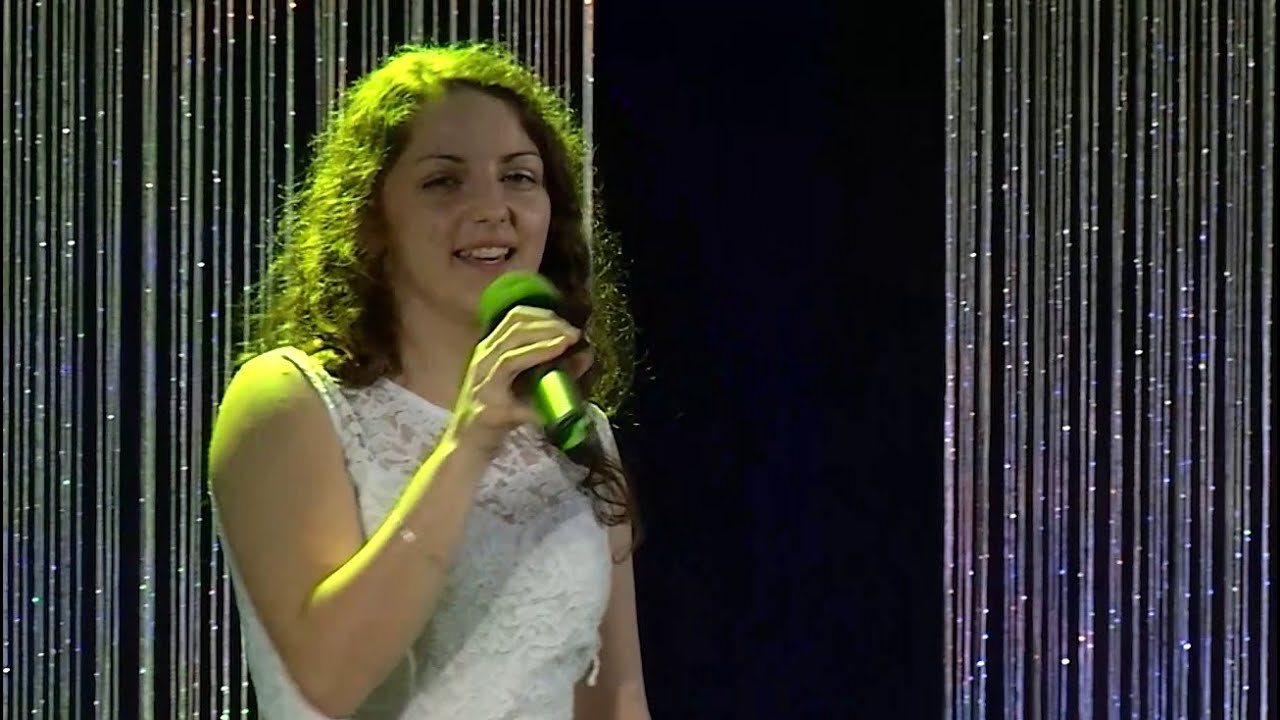 Eliška DROBČIAROVÁ - Kolárovské dievča
