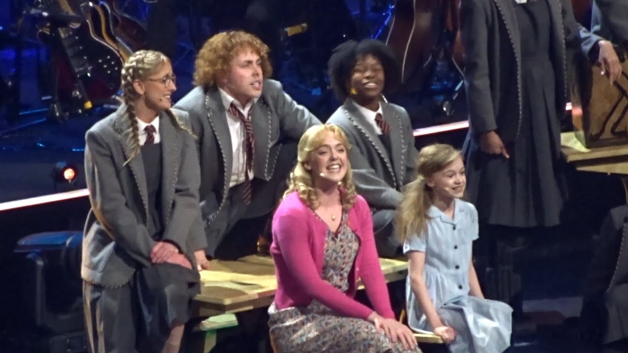 Matilda @ AO Arena, Manchester - Naughty / Revolting Children / When I Grow Up Medley