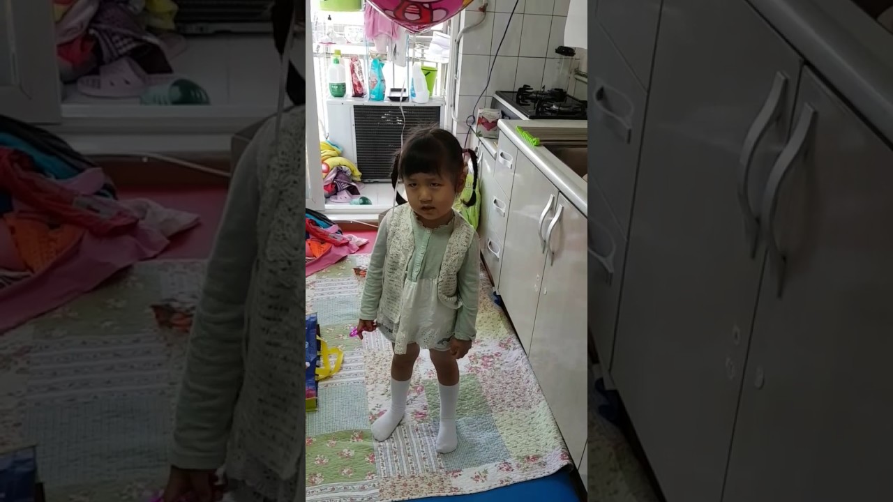 엄마한테 혼나고 아빠한테 화풀이( 댓글이 자동 삭제 됩니다 제가 지우는게 아닙니다 ㅠㅡㅠ)