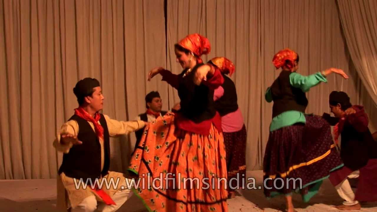 Uttarakhand dance troupe gives a traditional performance at 'Phool Walon ki Sair'