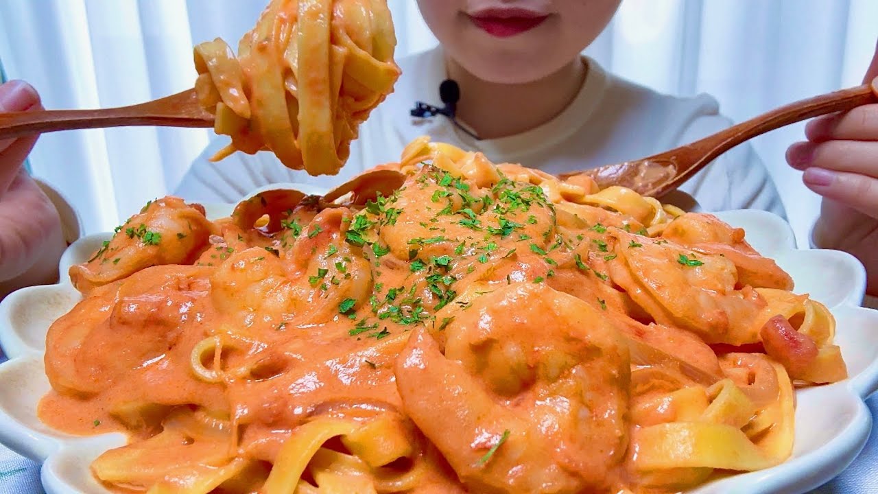 【ASMR】濃厚ソースがたまらない！！海老クリームパスタ🦐Shrimp Cream Pasta【咀嚼音/ Mukbang/ Eating Sounds】