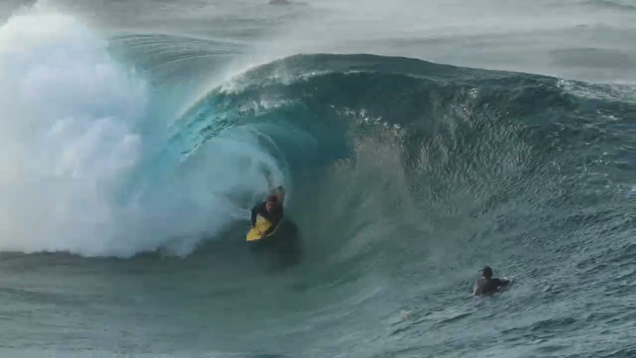 EL FRONTON: UN DESTINO EPICO PARA LOS AMANTES DEL BODYBOARD. OLAS TUBERAS