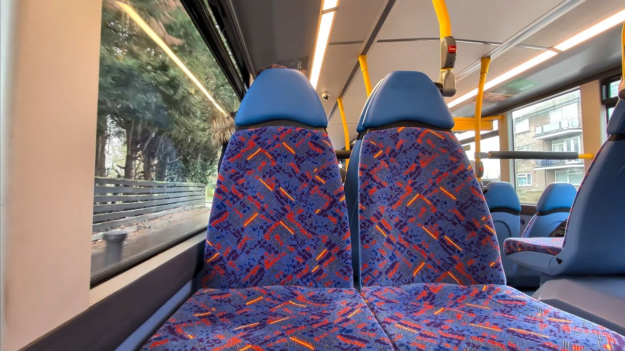 Journey on Bus Route 204 (WDE2921 | LV24 VPK)