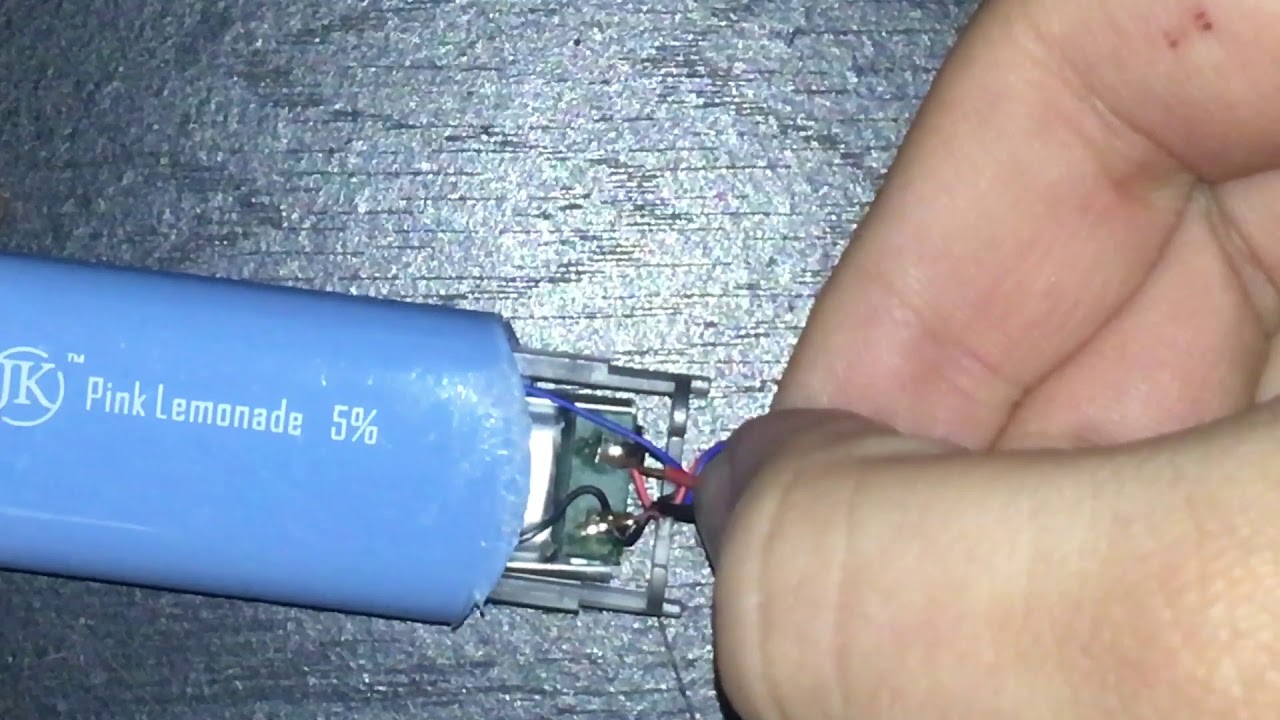 Recharging airbar disposable vape
